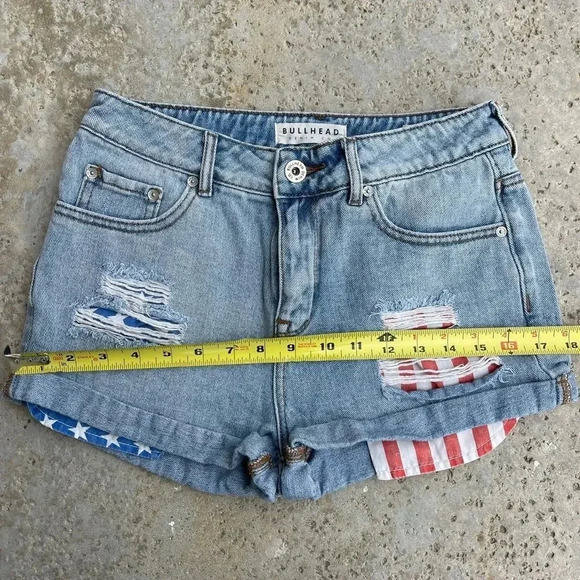 Bullhead High Rise short, Pocket Distress Rolled Hem denim jean. Size 7 - Picture 6 of 13